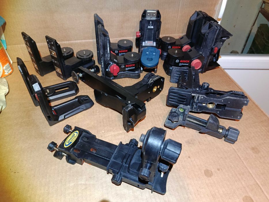 NIvela Laser BOSCH GLL 3-80 P G Boloboc pe 4x1.5V AA baterii