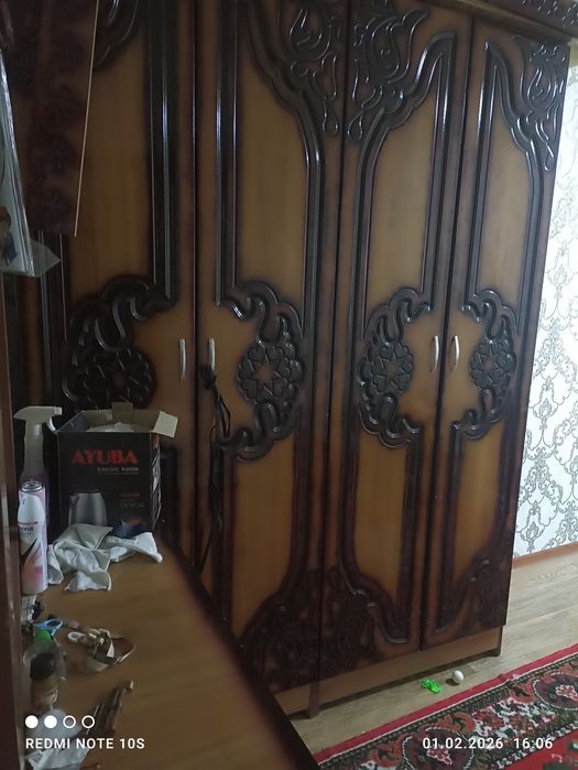 Шкаф сотилади тримоси билан