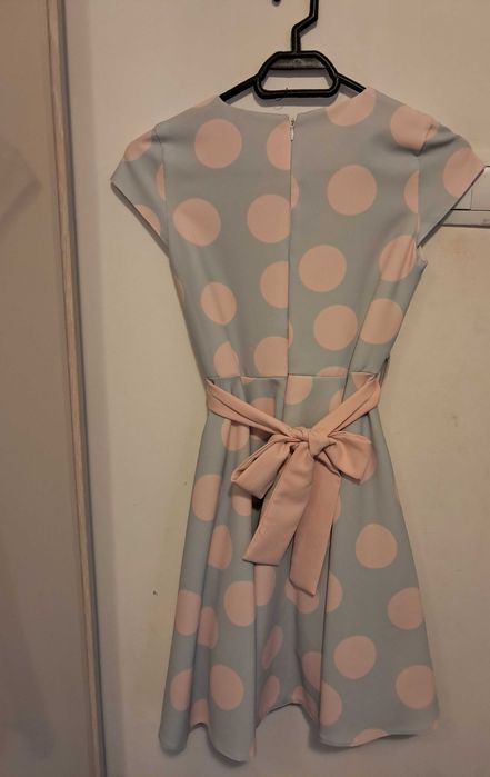 Rochiță satin, calitativă(9-11 ani),în stare impecabilă