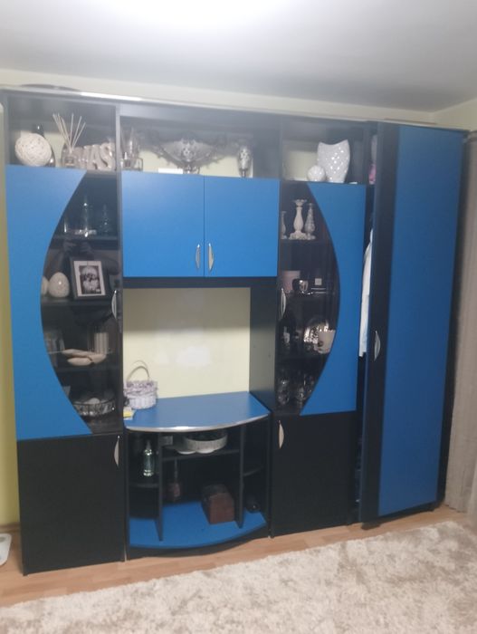 Vând mobila de sufragerie din pal de calitate