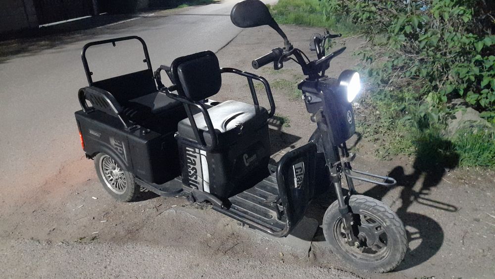 Продам трицикл на полном ходу