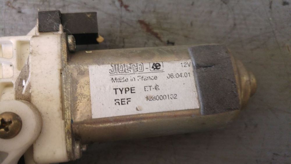 macara cu motoras usa dreapta fata nissan terrano 2001 128000102