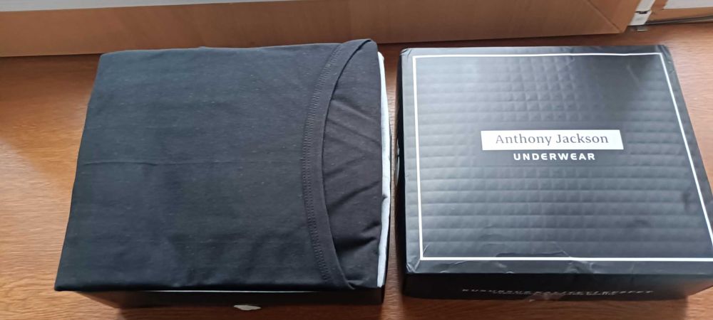 5 buc. maiouri 5xl la cutie și 5 buc. 3xl toate bumbac 100%.