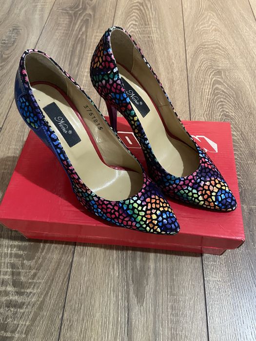 Pantofi Neno din piele, eleganți, multicolori – mărimea 37