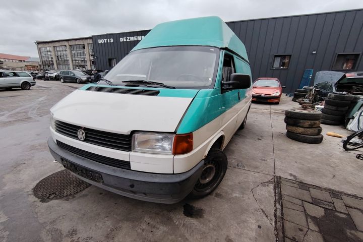 Lampa / Tripla stop dreapta pe aripa Volkswagen VW Transporter 1992