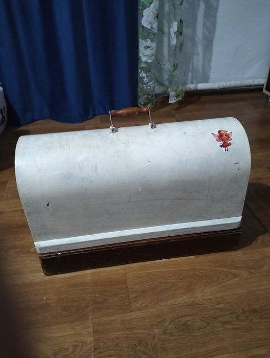 Продам швейную машину.