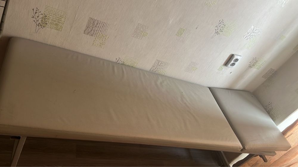 Продам кушетка отличным состояние