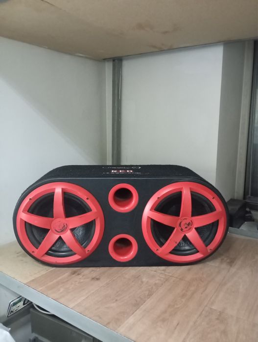 Сабуфер для автомобиля