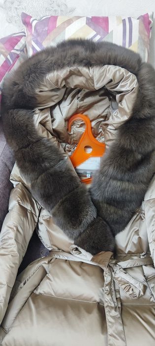 Шикарный пуховик с мехом песца
