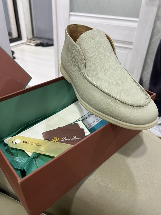 Loro Piana Open Walk 42 razmer (Yangi)
