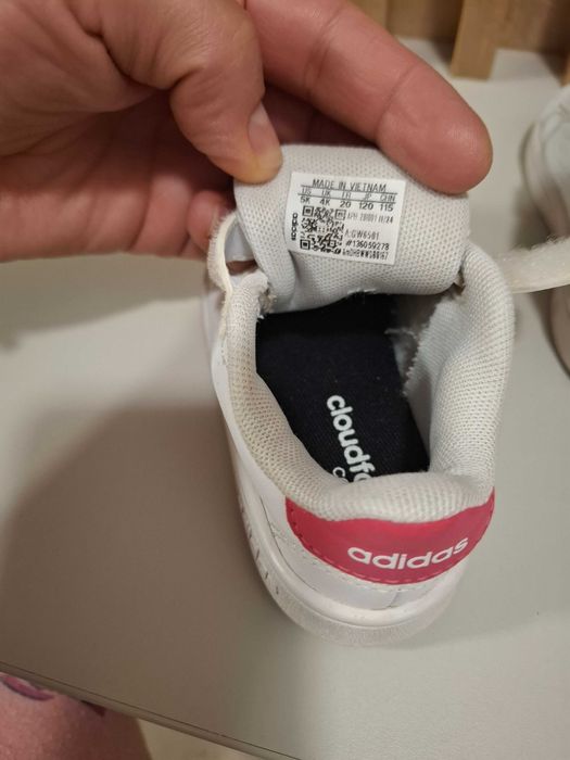 Adidasi Adidas si Next cu lumini marimea 20 si 21