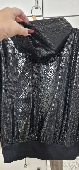 Куртка с капишоном