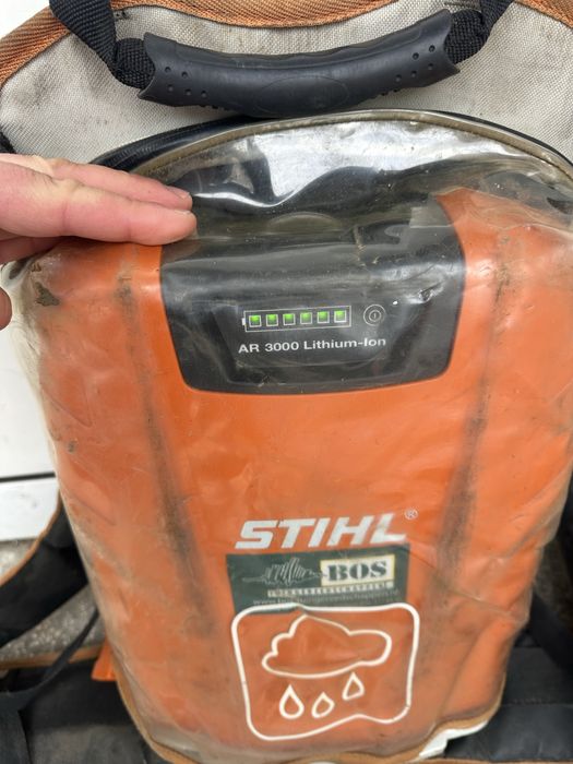 Батерия STIHL AR 3000 със зарядно и духалки