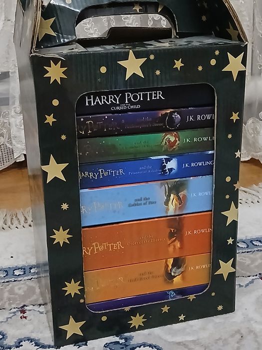 Книги Гарри Поттера на английском, срочно продаётся