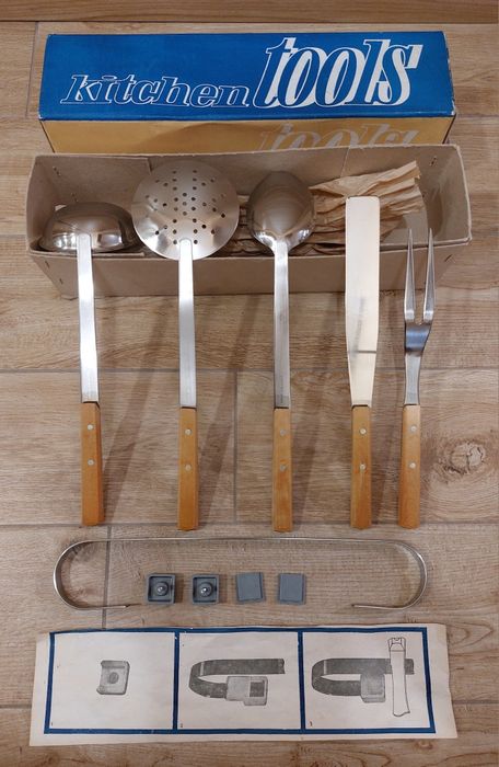 Кухненски набор - руски, чисто нов