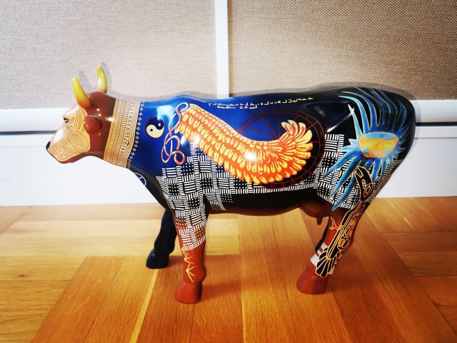 Антикварна фигура арт скулптура Свещена крава Cow Parade Sacred Cow