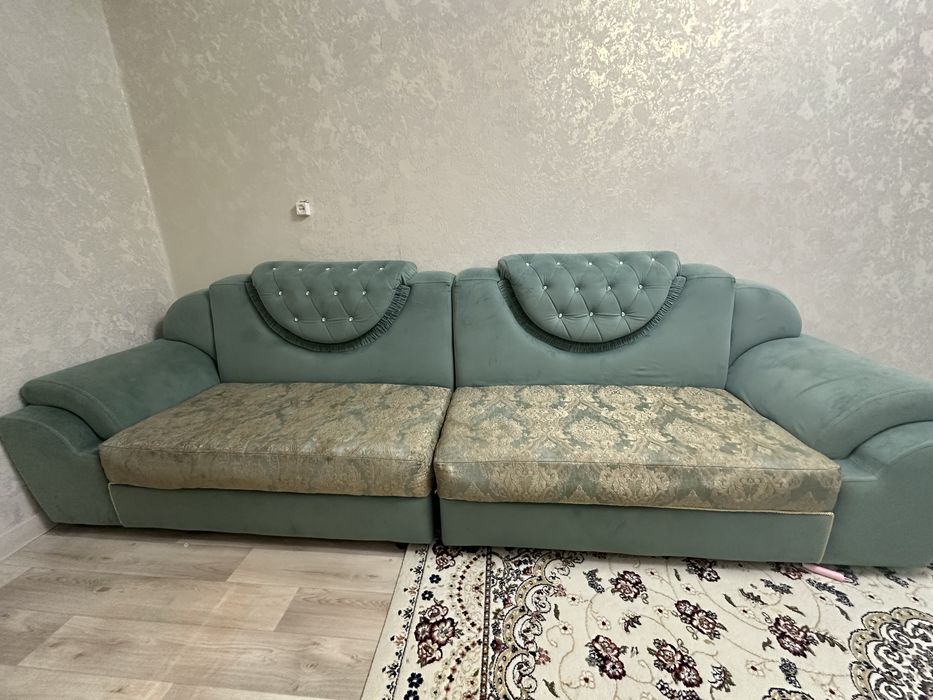 Диван сатылады..