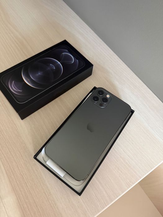 Iphone 12 pro в много добро състояние