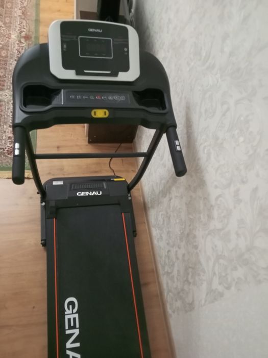 Продам беговую дорожку