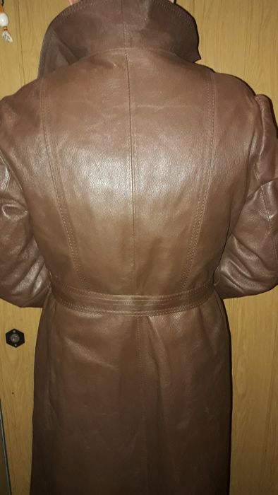 Кожаная женская дубленка плащ