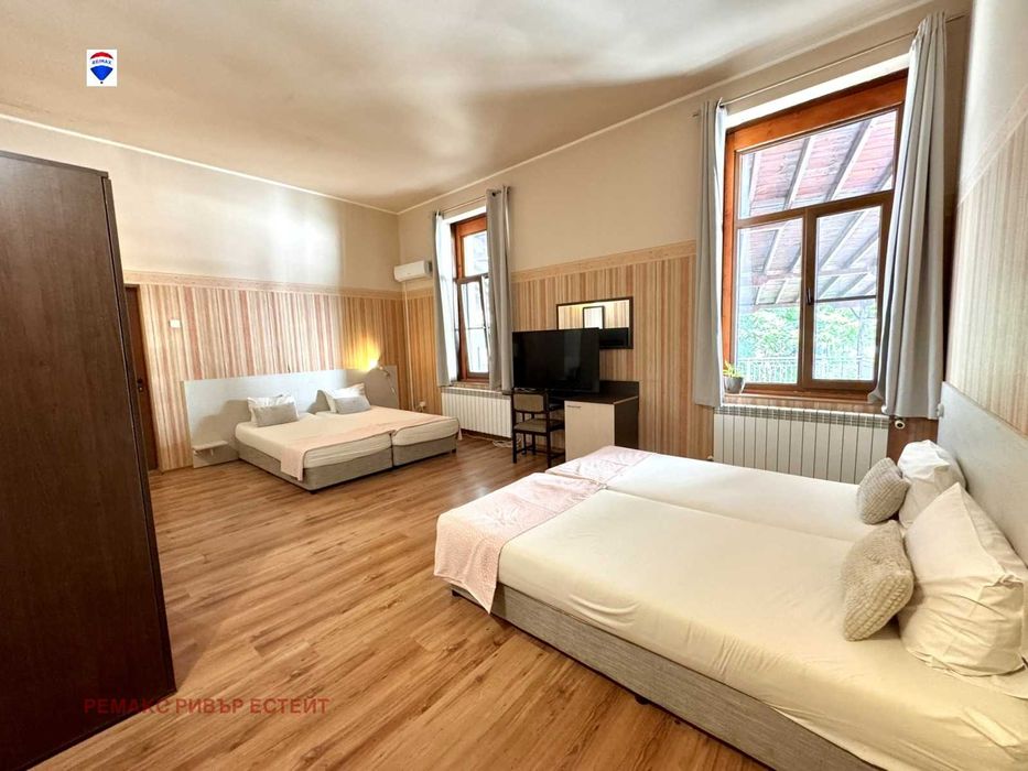 Продава се Промишлена сграда в Русе, Център - 370 кв.м за 6348 €/кв.м - Снимка #9