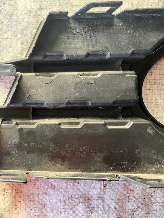 Дясна основа/решетка за халоген VW Tiguan 1 (2011-2016) 3бр.