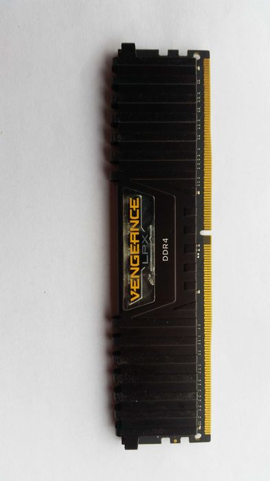 Memorie Corsair VENGEANCE LPX 16G DDR4 3000MHz si 8G DDR4 2400MHz