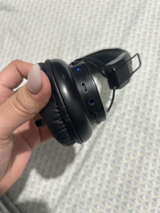 Наушник без проводной