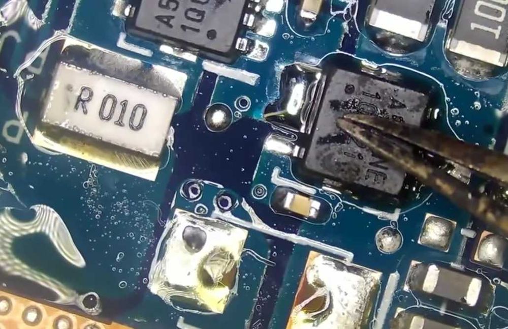Reparație placă de bază laptop