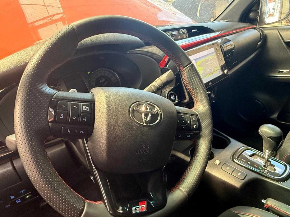 TOYOTA Hilux 2025 — imagine 4