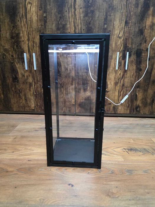 Vitrina iluminata-Figurine 1/6