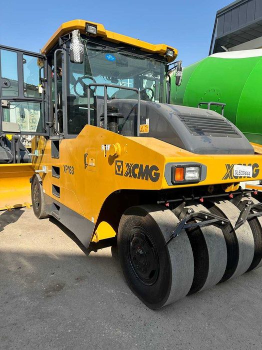 Каток пневмошинный XCMG XP163