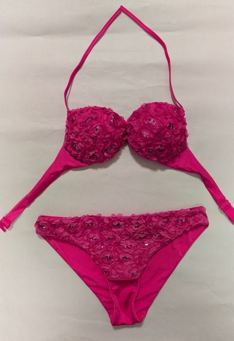 Costum de baie roz fucsia(Calzedonia), cu aplicații florale