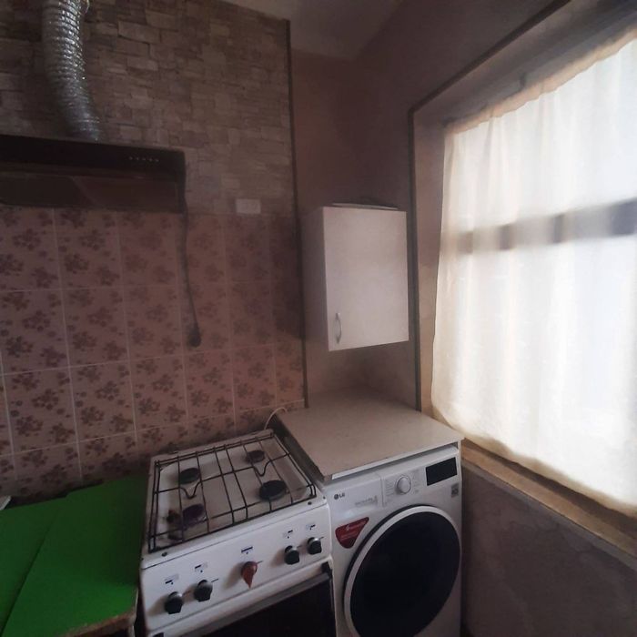 Uy sotiladi, Gres markazidan