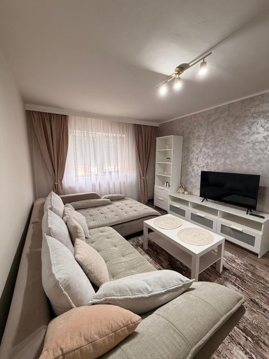 Apartament 3 camere, et.4 Micro 4