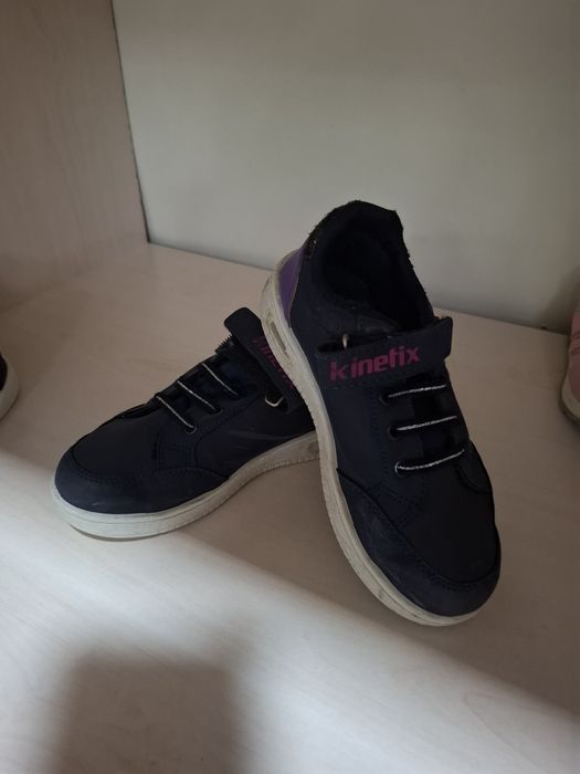 Кроссовки на девочку 28 размер