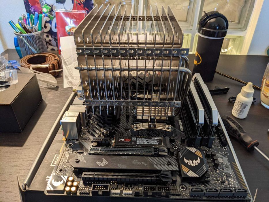 Carcasa SilverStone SG10 + Cooler pasiv Noctua NH-P1 + 5x Ventilatoare Noctua – mini-cube mATX ultra-silențios