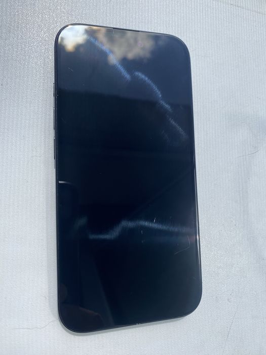 Продам Iphone 16