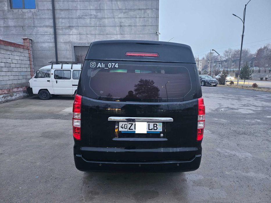 Mikroavtobus sotiladi