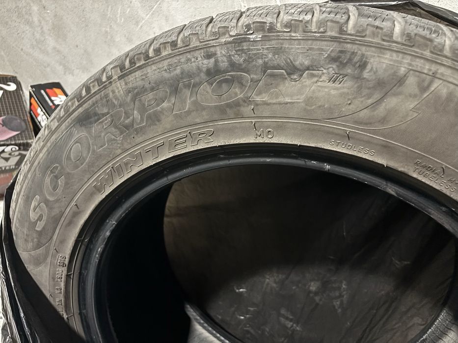 Pirelli 235 60 18
