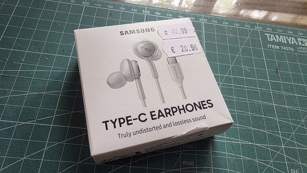 Нови слушалки Samsung AKG