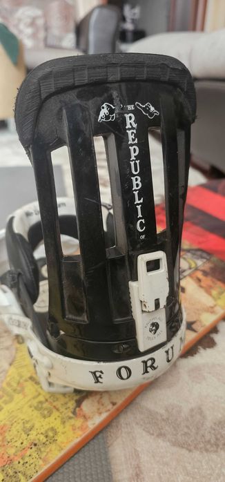 Сноуборд GNU, ботинки Burton, крепы Forum