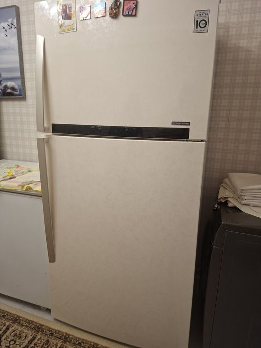 Холодильник б/у большой