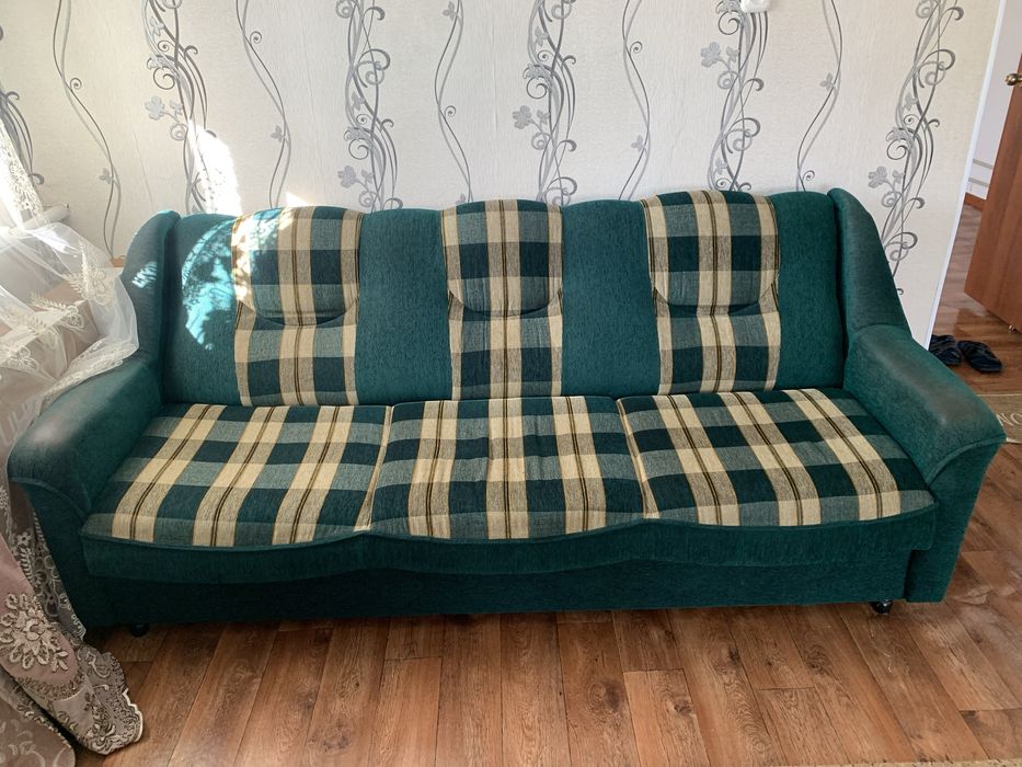 Продам диван с креслом