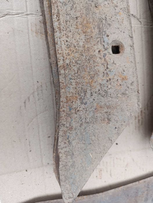 Лемеха на плуг.    .