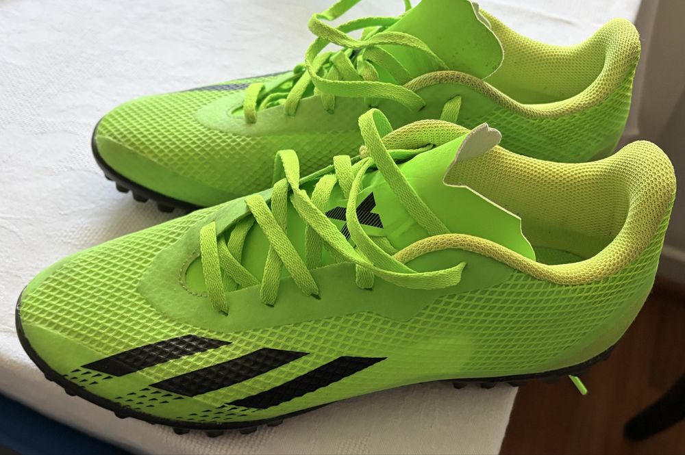 Adidași pentru fotbal, 40,5