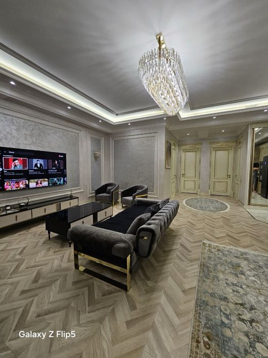 3-комнатная квартира с дорогим ремонтом, вид на фонтан, Ташкент Сити