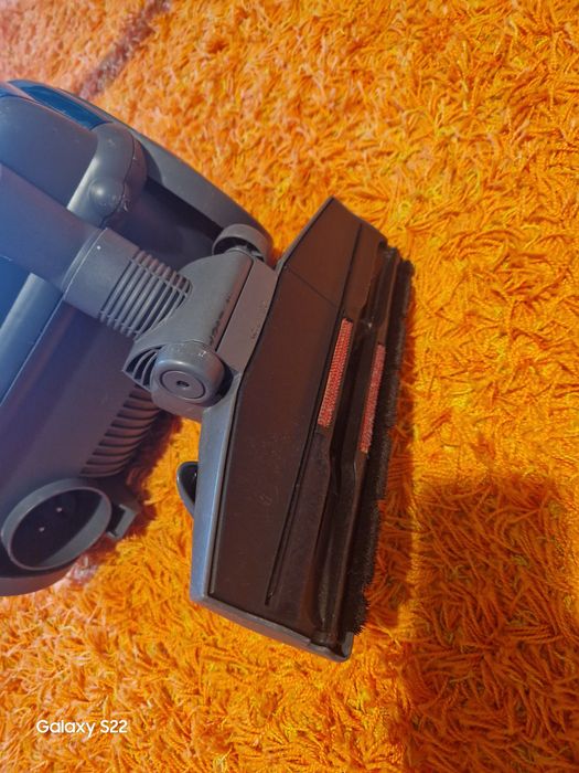 Прахосмукачка Hoover без торба