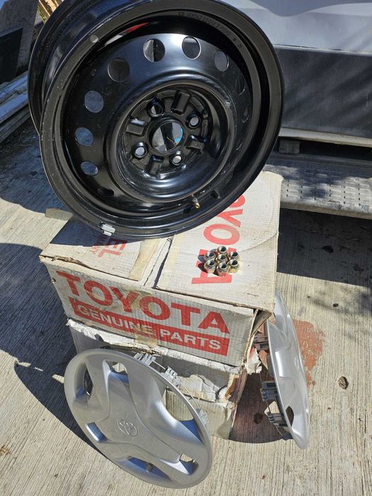 Set jante tablă Toyota 14” + capace originale + piulițe
