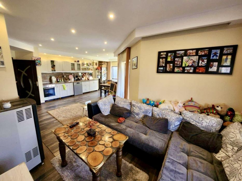 Продава се Тристаен апартамент в Банско - 135 кв.м за 1023 €/кв.м - Снимка #1